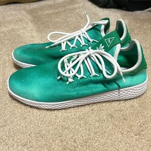 Adidas Pharrell Williams sneakers